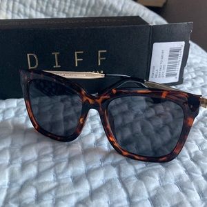 Diff Bella sunglasses tortoiseshell *BNIB*